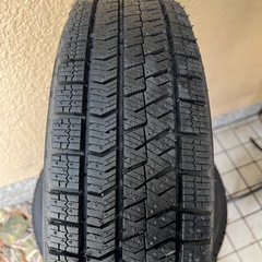 【2024年製 ほぼ新品
】ブリヂストン VRX2 155/65R13 軽自動車用スタッドレスタイヤ＆ホイールセットの画像