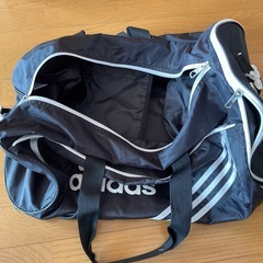 adidasボール入れ付きバックの画像