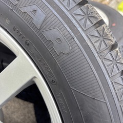 9.5部山　235/55R18 ハリアー　スタッドレスタイヤホイールセット　2023年の画像