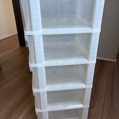 衣装ケース　プラ　ホワイト　透明　5段の画像