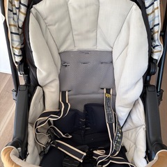 ベビーカーcombiスゴカルエッグショックの画像