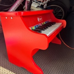 おもちゃのピアノの画像