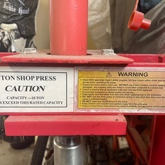 10トン門型油圧プレス機の画像