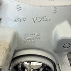 TOYOTA ハイエース　100系？　左ヘッドライトの画像