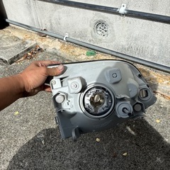 TOYOTA ハイエース　100系？　左ヘッドライトの画像
