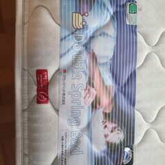 頑丈なダブルベッドフレーム+フランスベッドマットレス。の画像