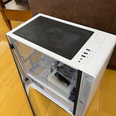 Thermaltake S100 TG Snow Edition（CA-1Q9-00S6WN-00） 強化ガラス ミニタワーPCケース ＋ AMD 純正CPUクーラー付きの画像