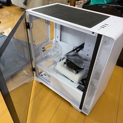 Thermaltake S100 TG Snow Edition（CA-1Q9-00S6WN-00） 強化ガラス ミニタワーPCケース ＋ AMD 純正CPUクーラー付きの画像