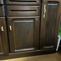 木製　ガラス　収納　大量　サイドボード　家具　　キャビネット　の画像