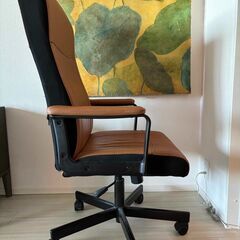 IKEAのホームオフィスチェアの画像