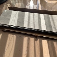 ニトリのはめ込みフロアタイル、9枚と端材の画像