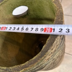 陶器の傘立ての画像