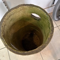 陶器の傘立ての画像
