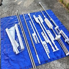 物干し竿、物干し台、ハンガー、洗濯はさみ etc大量まとめての画像