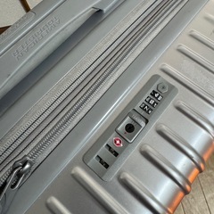 スーツケースの画像