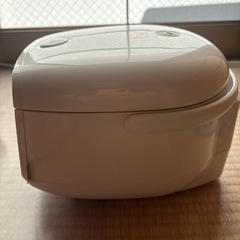 炊飯器(3合炊き)の画像