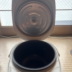 炊飯器(3合炊き)の画像
