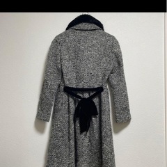 エニィスイス　any sis ファー付きダブルブレストコートＭ相当
の画像