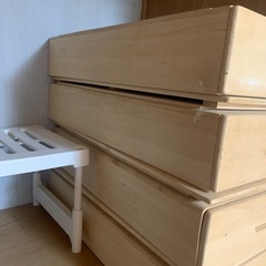 桐の引き出しの画像