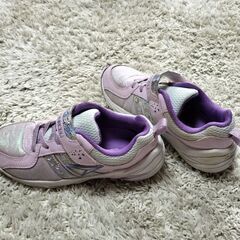 子供スニーカー 22.5cmの画像