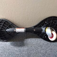 子供用ヘルメットとリップスティックデラックスの画像