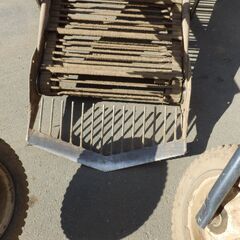 ポテカルゴ：ニプロ：掘り取り機：自走式掘取機：サツマイモ：ニンジン：掘取機の画像