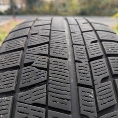 スタッドレスタイヤの画像