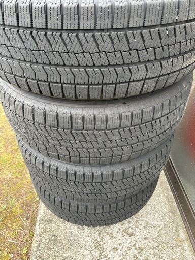 205/60r16 スタッドレス　ブリヂストンvrx2 4本