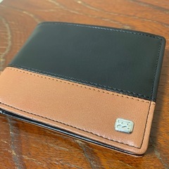 新品 ビラボン 2つ折り財布の画像