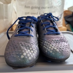 PUMAサッカーシューズ23.5の画像