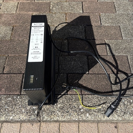 ブレイズEVデリバリー用バッテリー 充電器セット ブレイズEVデリバリー用バッテリー 充電器セット (ガク) 日向和田の