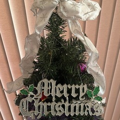 クリスマスツリー　150cm 木製ポット　飾りとLED付きの画像