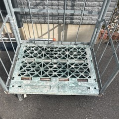 カゴ台車の画像