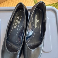 パンプス黒の画像