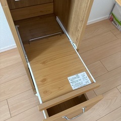 小さな食器棚（キッチンのちょっとしたスペースに）の画像