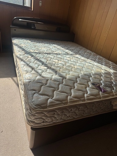 中古　レザーベッドフレーム　ダブル&フランスベッドマットレス 中古 レザーベッドフレーム ダブル&フランスベッドマットレス Amazon