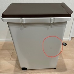 ゴミ箱蓋付き
の画像