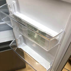 ss7989　アクア 冷蔵庫 126L AQR-13G(S) ブラッシュシルバー 2ドア AQUA 冷凍冷蔵庫 右開き 単身向け 一人暮らし コンパクト スリム 耐熱トップテーブル 冷蔵庫 中古の画像