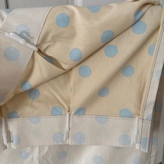 カーテンの画像