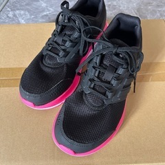 adidas ランシューの画像