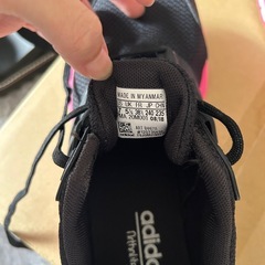 adidas ランシューの画像