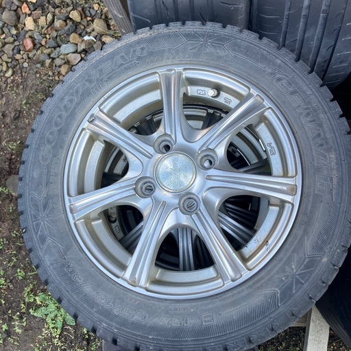 スタッドレスタイヤ155/65/13 (ひろひろ) 札幌のタイヤ、ホイールの