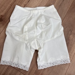 ウエディングドレス　ガードル　の画像