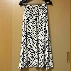 【定価4290円】ゼブラ柄　ロングフレアスカートカジュアルの画像