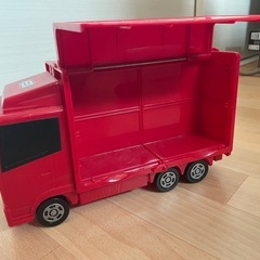 トミカ 赤いトラックの画像