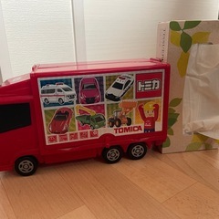トミカ 赤いトラックの画像