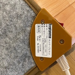 美品（2023年製）スギヤマ　ホットカーペットの画像