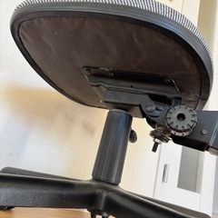 オフィスチェア　回転椅子　キャスター
の画像