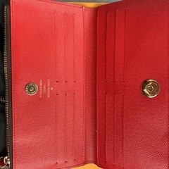 人気の財布の画像