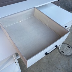 収納付きデスクの画像